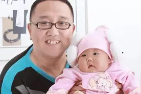 演员句号：二婚娶小11岁丫蛋当老婆图片