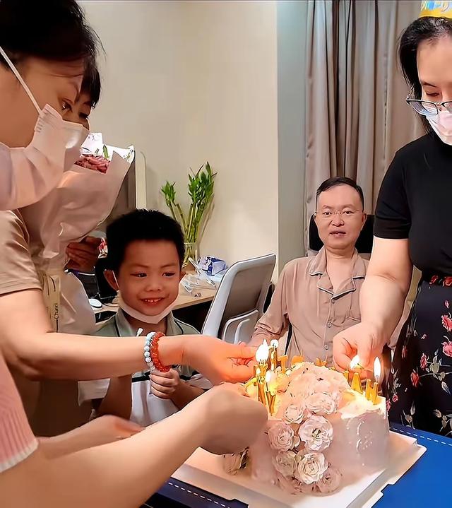 你如何看待蔡磊对抗渐冻症