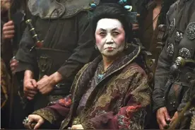 中国第一海盗女王郑一婶，睡在躺椅上，佣人们发现她时已离开人世图片