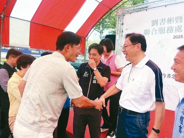 民众党桃园市党部开幕 张善政现身