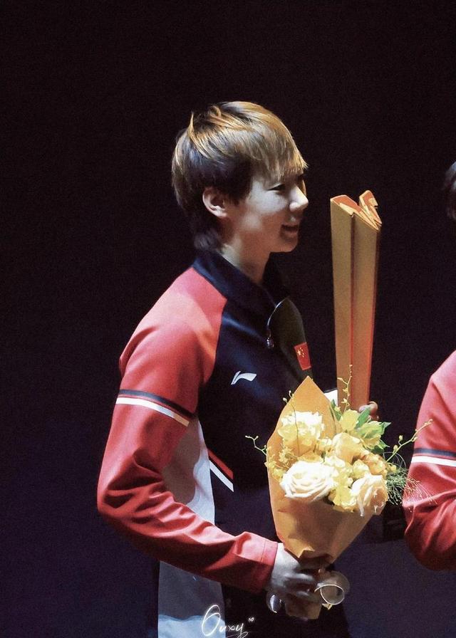 王曼昱北京过年迎父母从黑龙江飞来团聚，暖心邀请陪练徐奕同喝奶茶，春节假期坚持训练备战新加坡大满贯 第4张