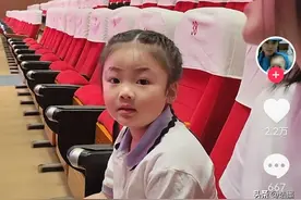外卖宝宝霏儿长大了，一家三口越长越像共用一张脸，霏妈辞职陪读图片
