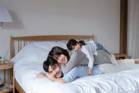人洗三澡!3个时间不适合洗澡,大家千万要牢记 洗澡...图片