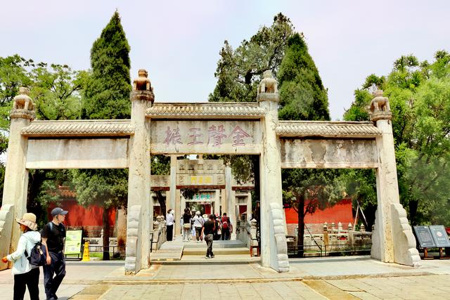 才下眉头，却上心头