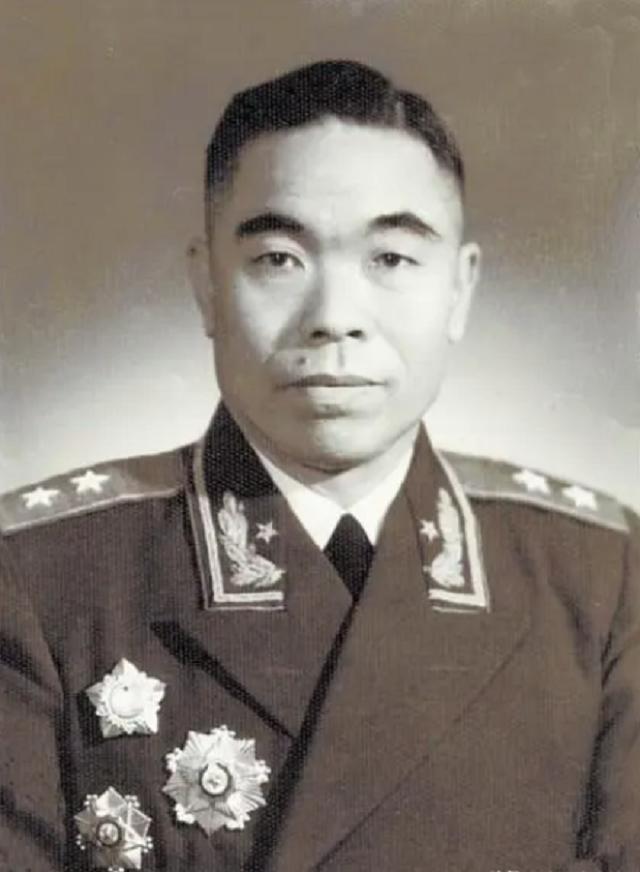 51年曾泽生从朝鲜回国，见过主席之后回家吩咐妻子：北京不能待了