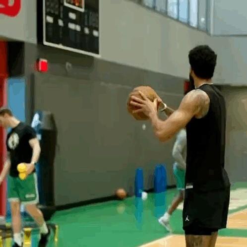 如何看待塔图姆争取本赛季复出