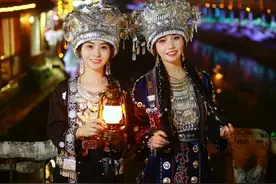 一直想要拍的苗族写真太漂亮了，想要去的地方再晚都有光。