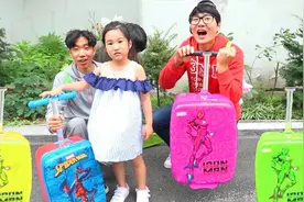 宝蓝上学要迟到了，没想到书包竟能变成滑板车，实用又好玩！视频封面