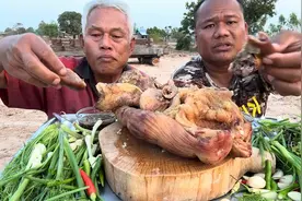 帅气老马喂你吃猪子宫，看着就好吃