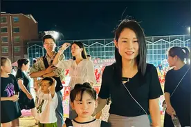 大小朋友11个人逛庙会，套圈碰碰车好多好玩的，玩的太开心了视频封面