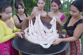 见识一下，东南亚人是怎么把肥肠做美食吃的，做法不输中国人视频封面