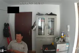 楼上又在敲地板生事视频封面