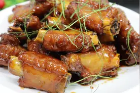 做排骨？我家8次有6次这做法，简单好吃又过瘾，一上桌就抢吃光光视频封面