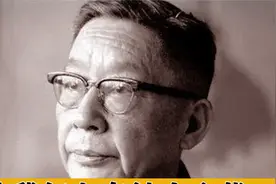 1966年老舍投湖而亡，周总理闻讯悲愤跺脚：让我怎么向社会交代？视频封面