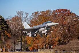 台湾装备的 F-16V 战斗机空战水平解析视频封面