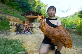 这妹儿着实太美丽了，不仅漂亮做美食也是一绝，难怪身材如此丰满视频封面