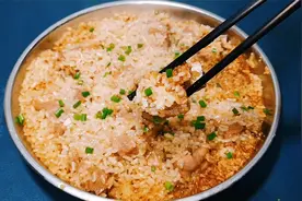 教你懒人版排骨焖饭，食材用料都简单，有肉有饭又节省时间，真香