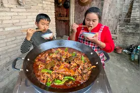 2斤土鸡一只鳖，用猛火炉做一道霸王鳖鸡，下饭太香了