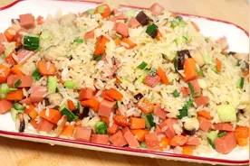 炒米饭怎么做才好吃，教你正确做法，松软鲜香，粒粒分明，真解馋视频封面