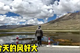 终于买到水了嗓子都冒烟了，今天风太大了，感觉帐篷都快飞了视频封面