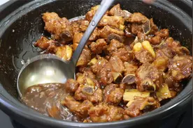 3根排骨这样做一锅，孩子放假一周吃3次还点名吃，软糯脱骨太香了