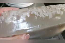 大厨用半个小时熬出的皮冻，软硬适中超有弹性，比例精准方法简单视频封面