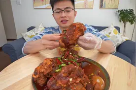 天冷怎么少得了一顿酱大骨，小火慢炖2小时，巨香巨软烂视频封面