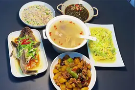 老公六点下班，每天按时吃饭已成习惯，家常的五菜一汤，营养搭配视频封面