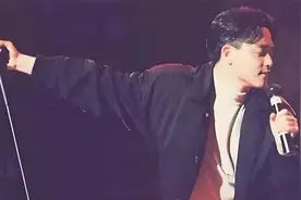张国荣《第一次》1985夏日百爵演唱会，哥哥磁性的嗓音撩人心弦！视频封面