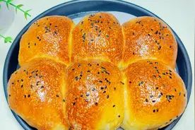 不用揉面！把面粉鸡蛋牛奶搅均匀，竟然能做出柔软的面包，超简单