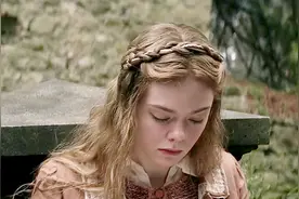 为了摆脱继母的刁难，女孩只能到墓地看书