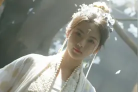 《墨雨云间》珍珠妆火出圈，杨超越出场仅几秒的珍珠妆简直封神了视频封面