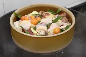客家秘制水蒸鸡，详细做法鲜嫩味美，光是汁捞饭我至少要吃3大碗视频封面