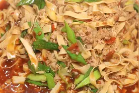 豆腐皮的家常做法，简单一做，鲜香滑嫩又入味，好吃真下饭，解馋视频封面