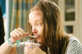 少女三周不给进食被饿得不足八十斤视频封面