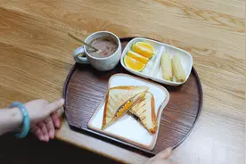 6：40给初中生做早餐,简单快速的三明治,几分钟端上桌,孩子也爱吃