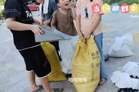 哎！日复一日，天天晒谷子收谷子，怎么都干不完