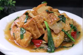 连续暴雨天，这道菜我家连吃3天，喷香好吃下饭，孩子都主动添饭