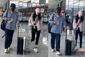 文章和大女儿现身机场，14岁文爱马身高瞩目，颜值气质很像马伊琍视频封面