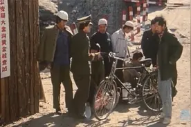 电影《黄金缉私队》片段