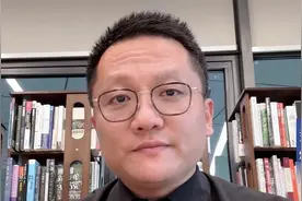 靠死记硬背掌握的知识很快会过时，教育应该建立多样性评价的标准视频封面