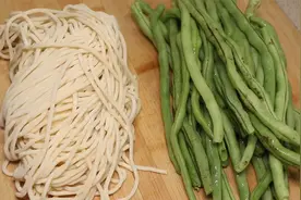 豆角焖面的正确做法，简单几步，松软劲道，不粘不坨，吃着特别香