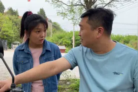 大哥陷入感情无法自拔，看小果如何劝导