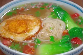 煮面条切记不要水开下锅，学会这样做，筋道爽滑不粘不坨#清汤面