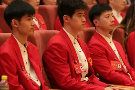 运动员表彰大会，站位有讲究，蕴含深意视频封面