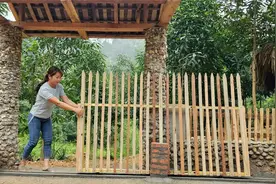 完善院墙大门——用木头建造一个推拉式的庭院大门视频封面