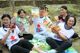 短剧：欢欢和伙伴们去野餐，不管在哪，心中有乐土哪里都是天堂！视频封面