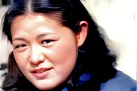 1937年的延安第一美女吴莉莉，敢抹口红烫卷发，带头跳交谊舞视频封面