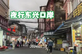 夜色降临，穿越东兴口岸片区：繁华如你所见，盛世如你所愿。