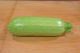 这才是西葫芦简单又好吃的做法，清脆爽口，营养美味